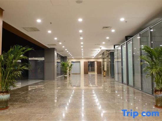 Жичжао: GreenTree Eastern Rizhao High Speed Railway Station Hotel