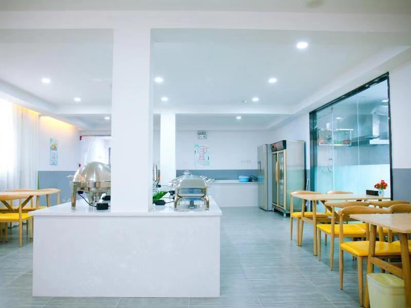 Фуян: Vatica Fuyang Linquan County Jiangziya Square Hotel