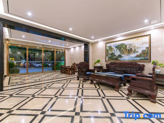 Вэнчен: Space Coconut Bay Hotel