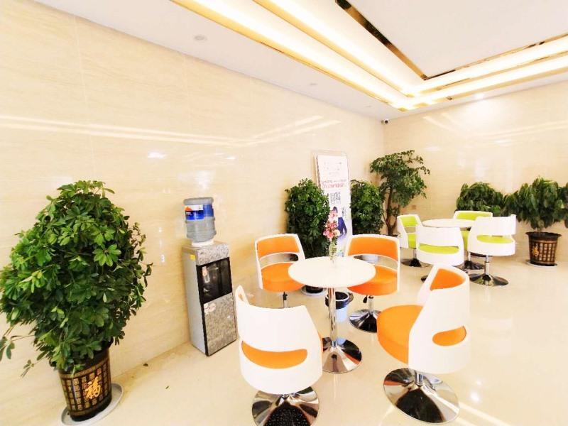 Шангри-Ла: GreenTree Inn Shangri-La City Bus Station