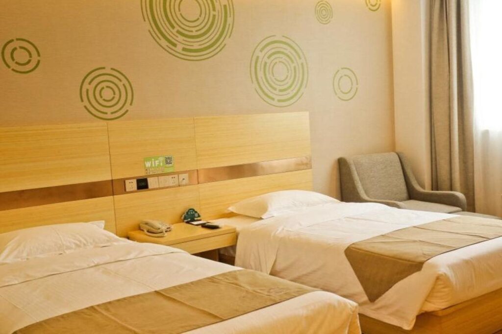 Аньцин: GreenTree Inn Anqing Huaining County Development Zone Duxiu Road