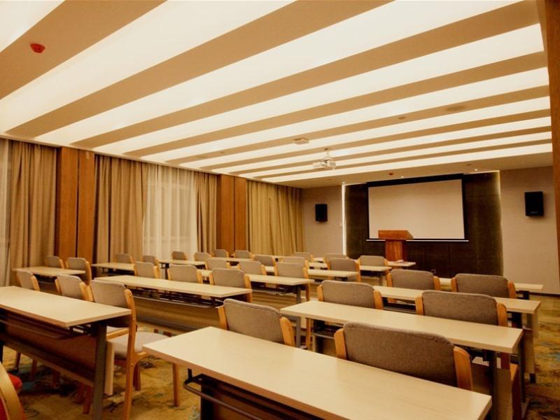 Чжэнчжоу: GreenTree Inn Zhengzhou Gongyi Xinxing Road