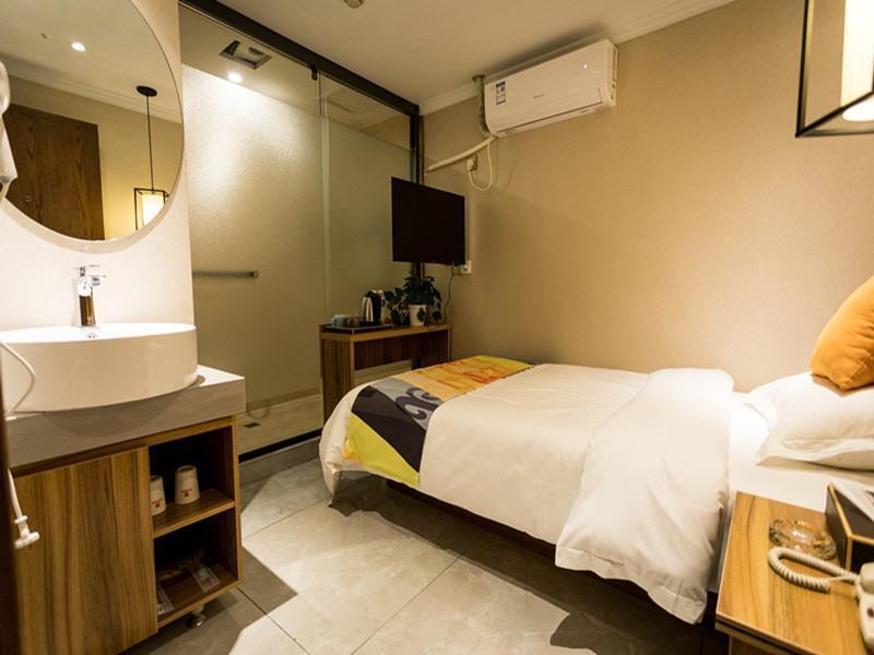 Чжэнчжоу: Shell Zhengzhou Zhongyuan Fota Hotel