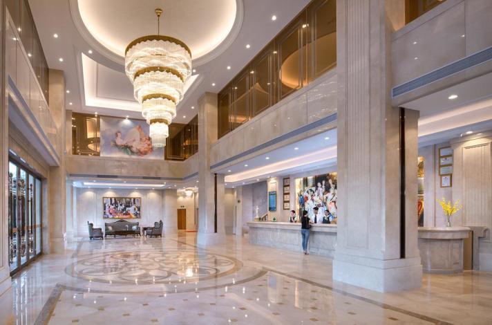 Янгиианг: Vienna International Hotel Yangchun Intenational