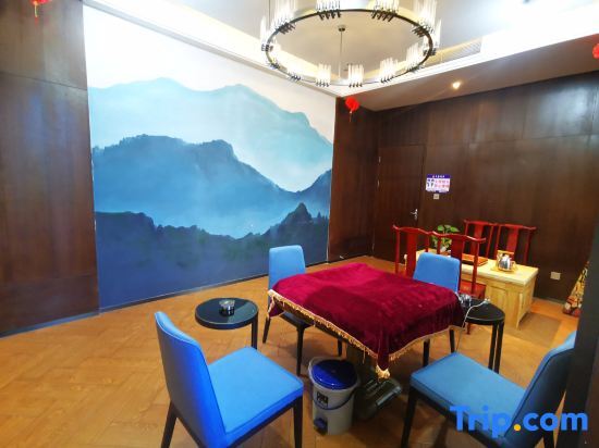 Лючжоу: Echeng Hotel Liuzhou Yufengshan High-Speed Railway Station