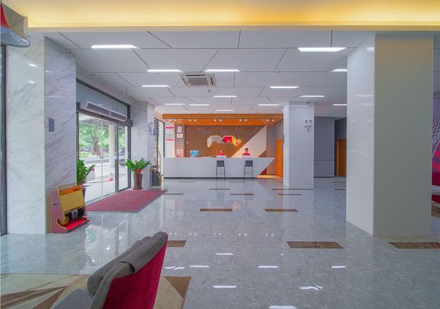 Чжаоцин: Borrman Hotel Zhaoqing Sihui Jade City