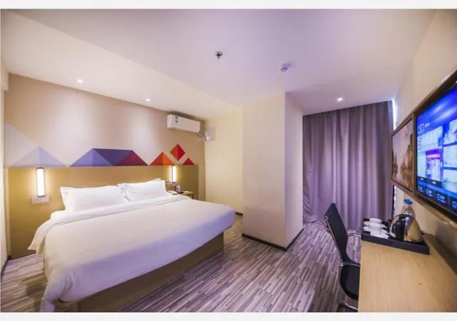Гуйлинь: Borrman Hotel Guilin North Railway Station Hengda Square