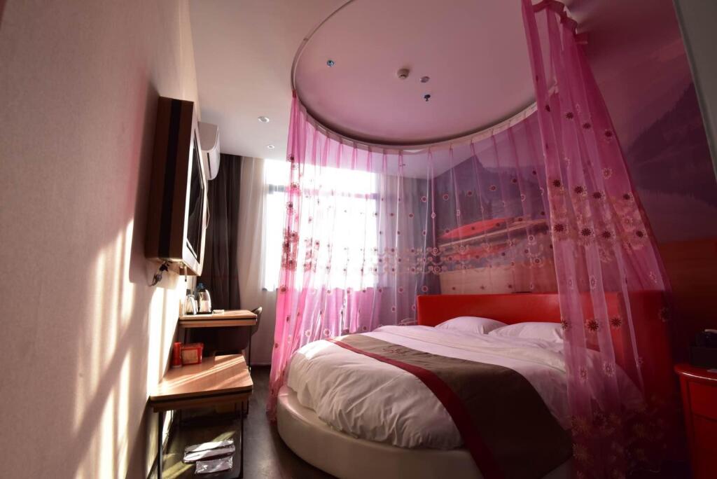 Лоян: Thank Inn Plus Hotel Henan Luoyang Xinan Luoxin Industrial Cluster