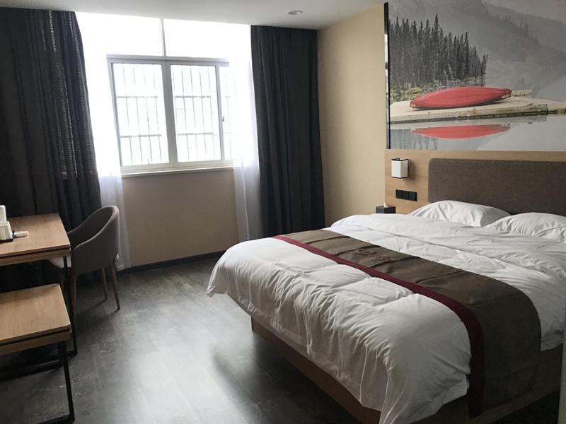Эчжоу: Thank Inn Plus Hotel Hubei Ezhou Echeng District Wuhan East Ocean World
