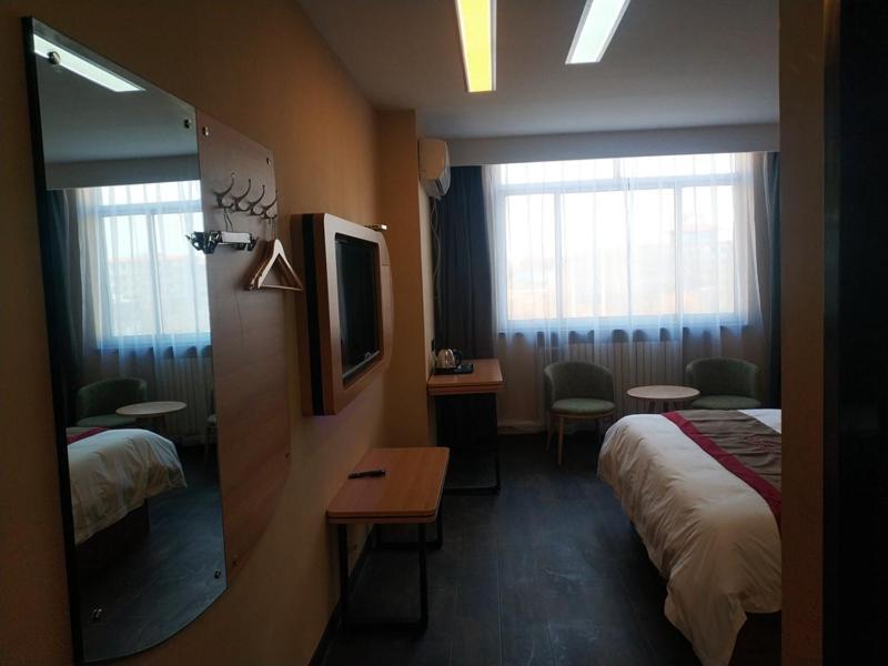 Жичжао: Thank Inn Plus Hotel Chengyang South Road  Hospital of Chinese Traditional Medicine