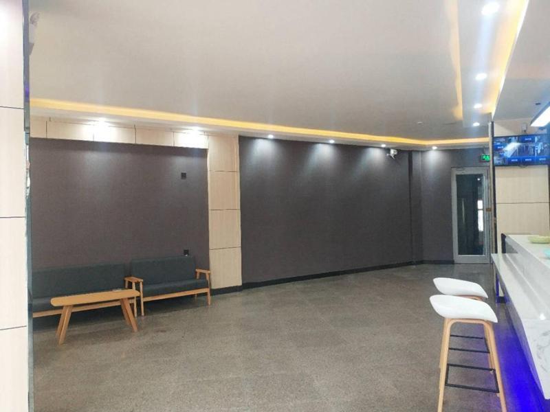 Жичжао: Thank Inn Plus Hotel Chengyang South Road  Hospital of Chinese Traditional Medicine