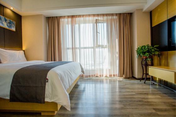 Синин: Thank Inn Plus Hotel Qinghai Xining West City District Wanda Gold Street