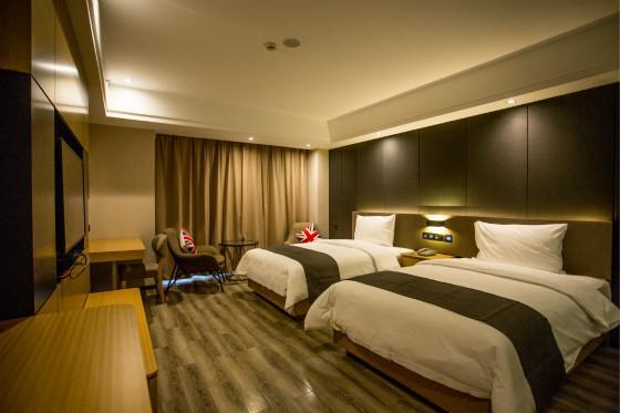 Синин: Thank Inn Plus Hotel Qinghai Xining West City District Wanda Gold Street