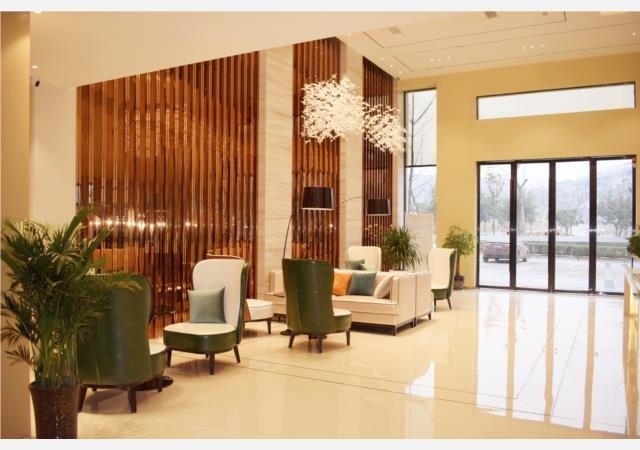 Neijiang: City Comfort Inn Neijiang Zizhong Wuguan