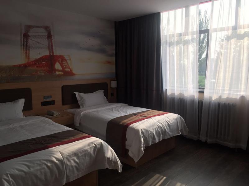 Чжанцзякоу: Thank Inn Hotel Hebei Zhangjiakou Zhuolu County Sangganhe Bridge