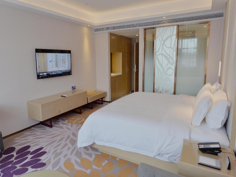 Синъи: Lavande Hotels· Xingyi Jushan Avenue