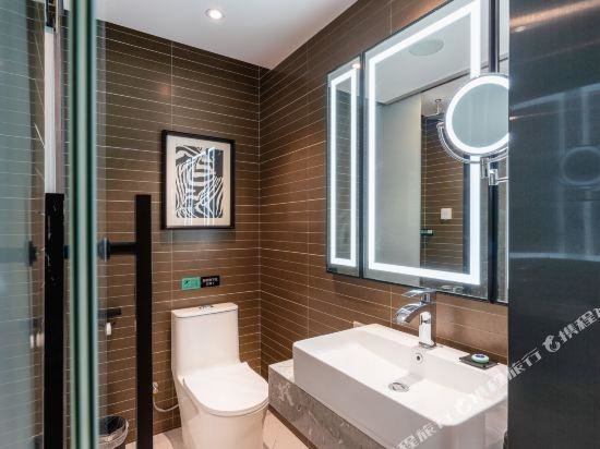 Гуанчжоу: Xana Hotelle· Guangzhou Tower Bazhou