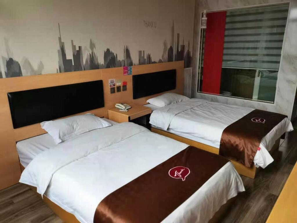 Луань: Thank Inn Hotel Anhui Lu'an Huoshan County Long Distance Bus Station
