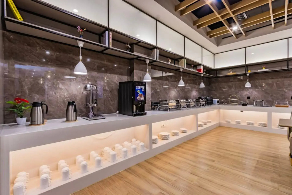 Цзясинь: GYA Hotel Jiaxing Haiyan County Changan Nan Road Lishi Square