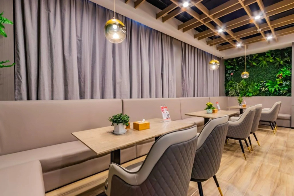 Цзясинь: GYA Hotel Jiaxing Haiyan County Changan Nan Road Lishi Square