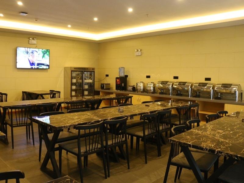 Хецзе: GreenTree Inn Heze Cao County Railway Station