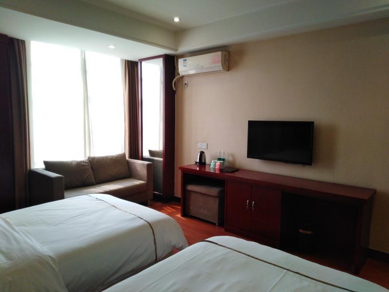 Линьи: GreenTree Alliance Hotel Linyi Bus Station
