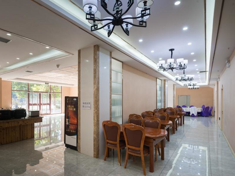 Циньхуандао: GreenTree Inn Qinhuangdao Changli County Guangyuan Life Square Duanyang Street East Section