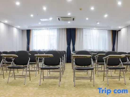 Наньнин: VX Hotel Nanning Wuyi Overpass Polytechnic College