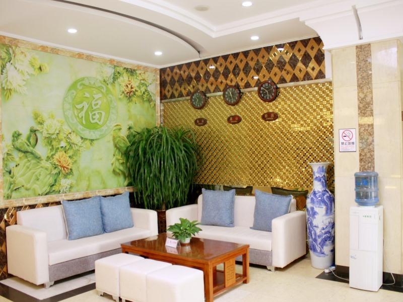 Синин: GreenTree Inn Xining Railway Station