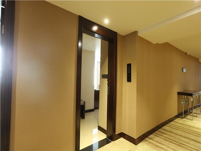 Байинь: Borrman Hotel Baiyin Government Square