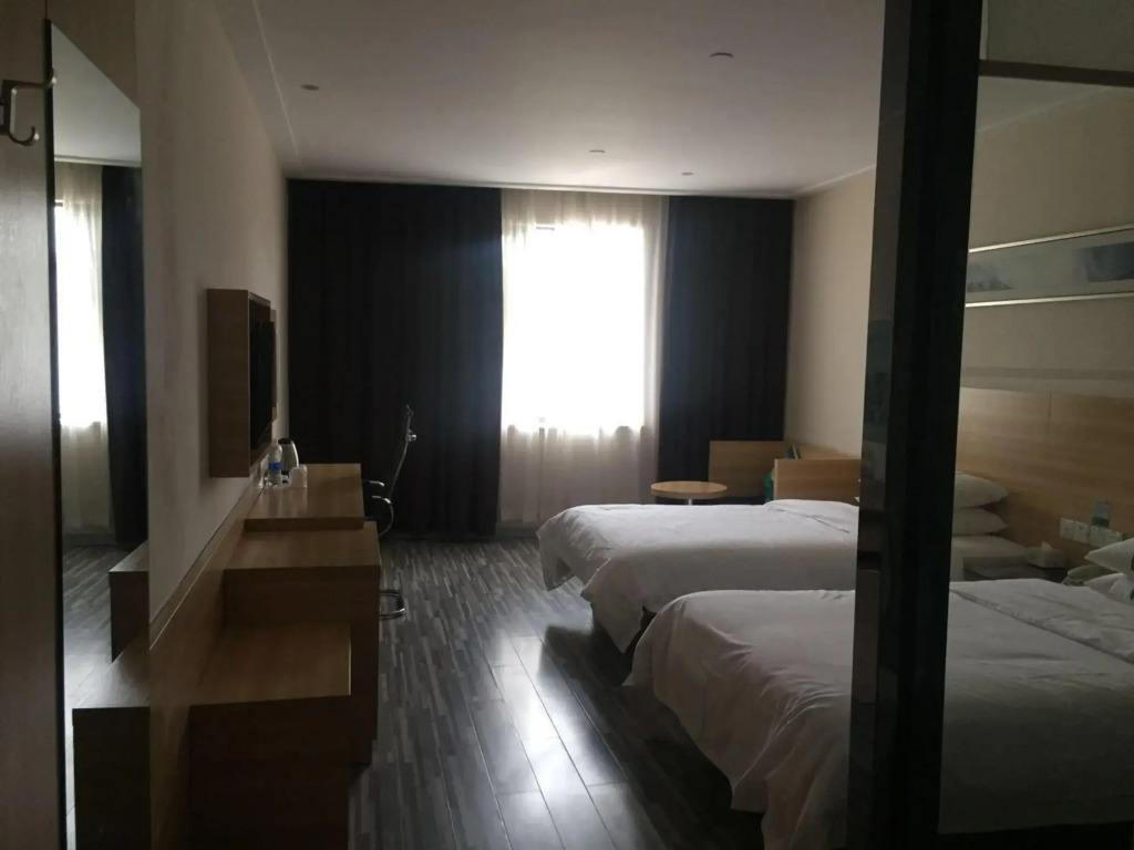 Ухань: City Comfort Inn Wuhan High Speed Railway Station