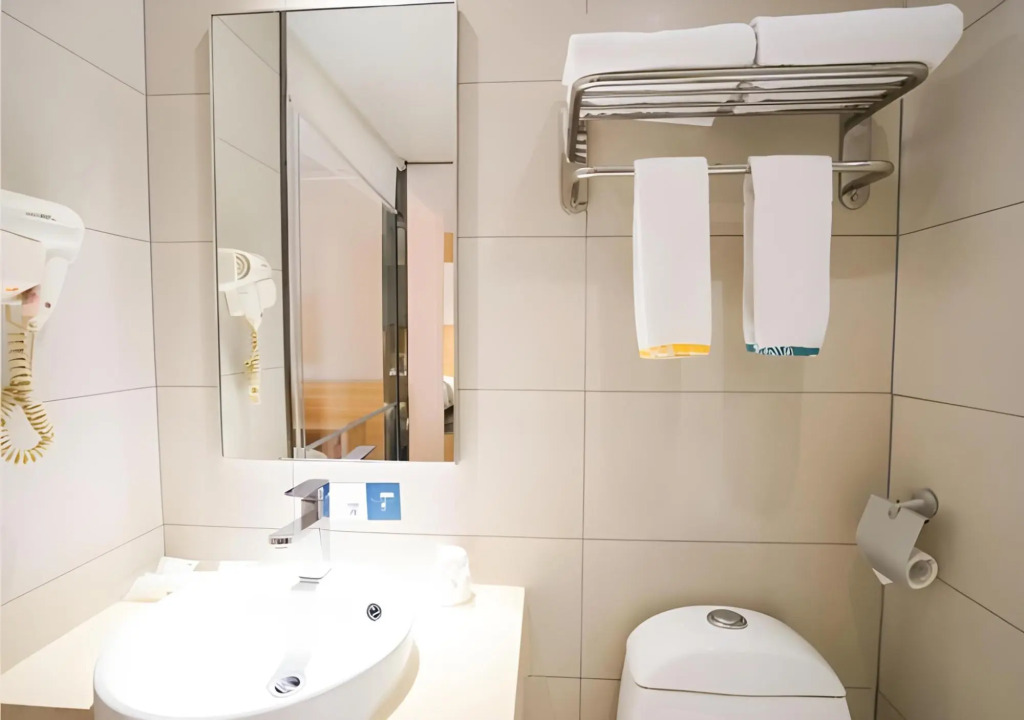 Ухань: City Comfort Inn Wuhan High Speed Railway Station