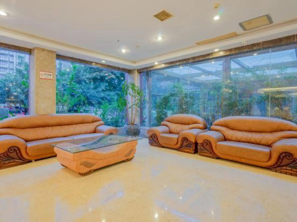 Синъи: Qian Shan Holiday Hotel