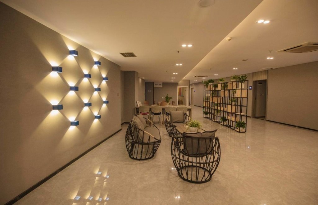 Чунцин: 7 Days Premium Hotel Chongqing Hongqihegou Light Rail Station