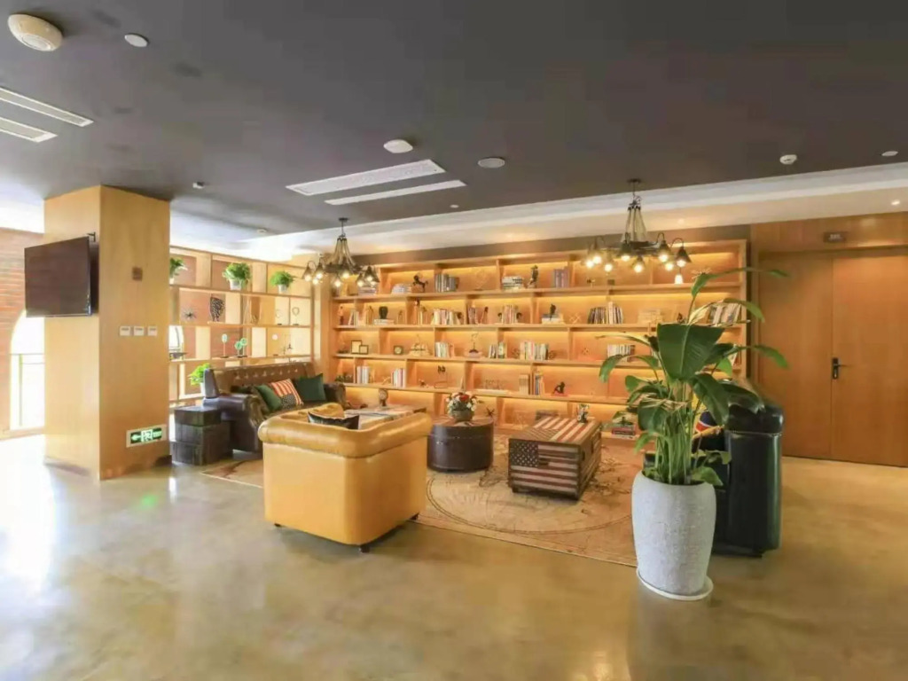 Тайчжоу: James Joyce Coffetel Taizhou Jiangyan Bus Terminal