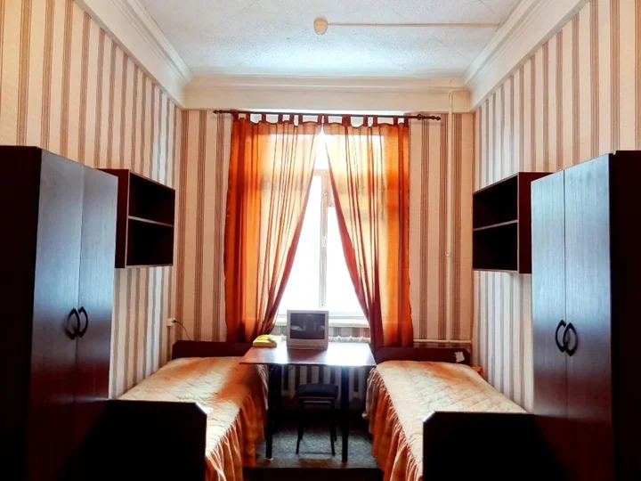 Санкт-Петербург: Искра Хостел