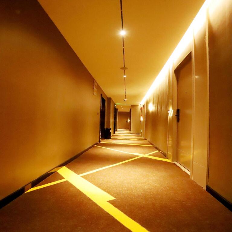 IU Hotel Xianning Railway Station — фото 3