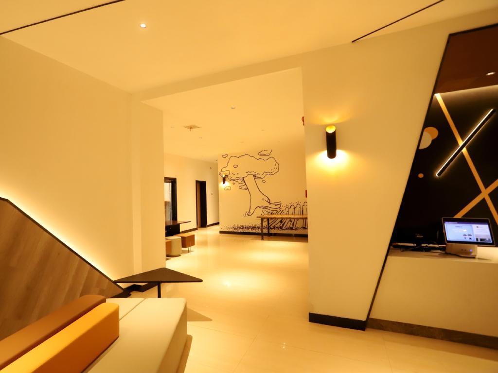 IU Hotel Xianning Railway Station — фото 4