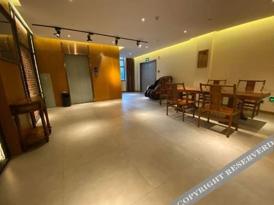 Лоян: James Joyce Coffetel Luoyang Longmen High-speed Railway Station