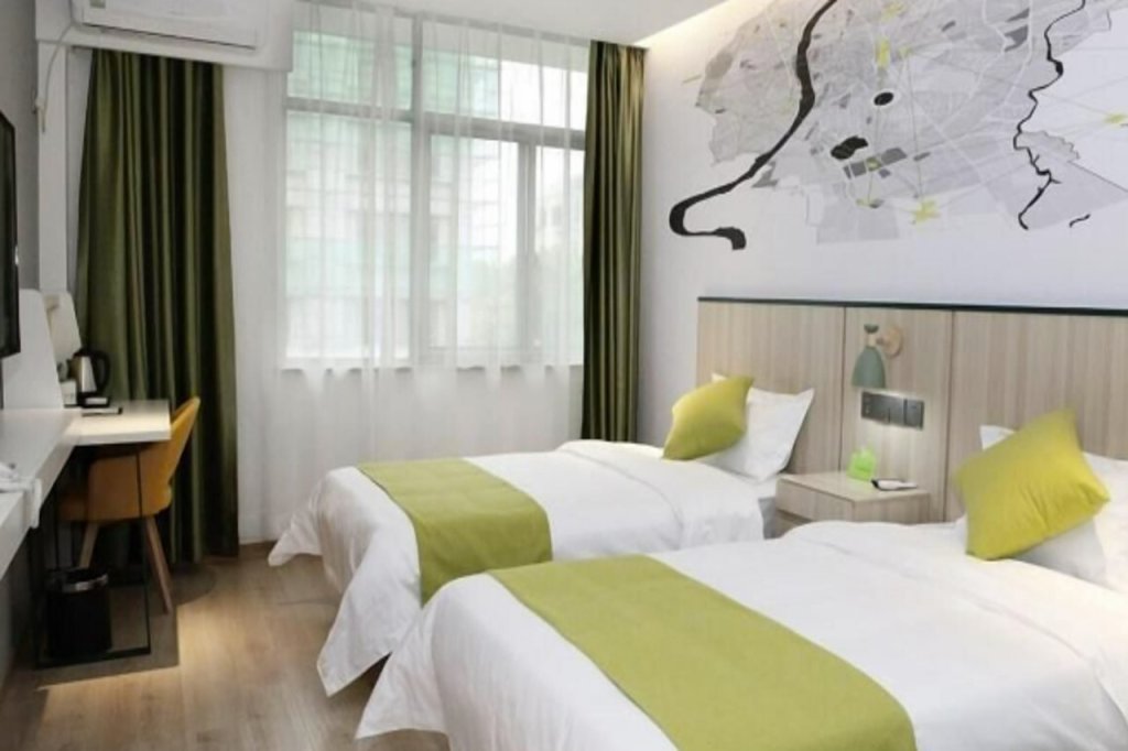 Аньцин: Vatica Hotel Anqing Wuyue Square Bo'ai Hospital