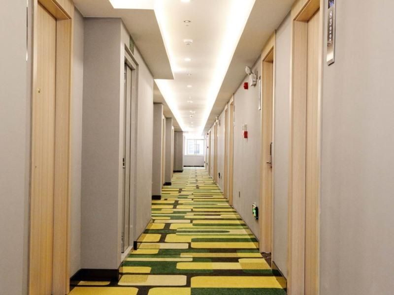 Аньцин: Vatica Hotel Anqing Wuyue Square Bo'ai Hospital