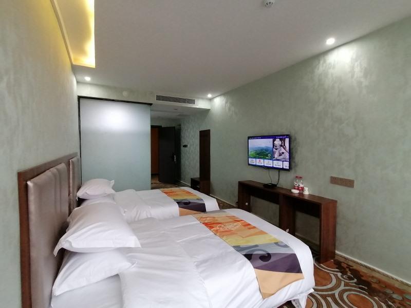 Наньян: Shell Hotel Nanyang High-Speed Railway Station Jiangying Airport Huayaocheng