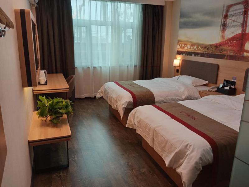 Лоян: Thank Inn Hotel Luoyang Lianhuo Expressway Luoyang Mengjin Xiazhankou