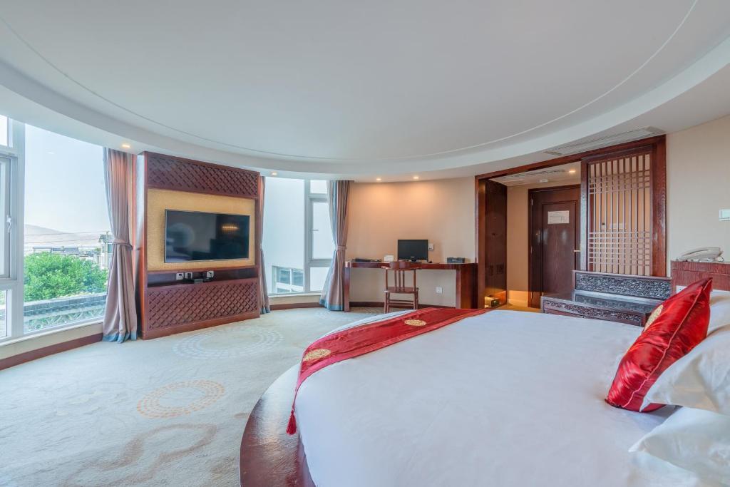 Дали: Floral Hotel Harmonious Dream