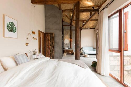 Уси: Mountain Villa