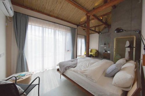 Уси: Mountain Villa