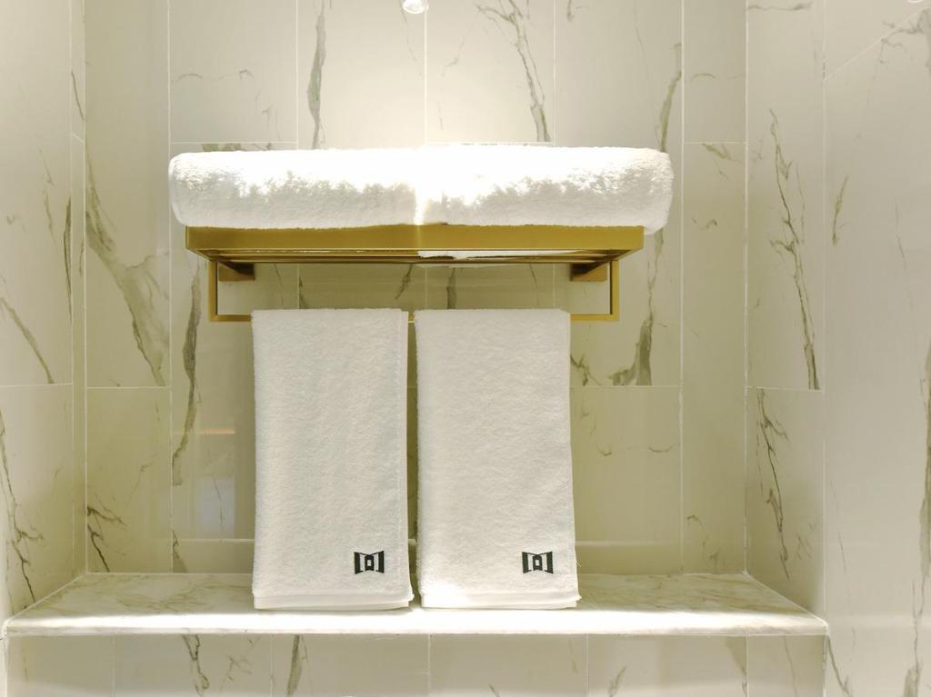 Ичан: Enjoy  Hotel