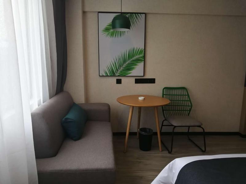 Юнчжоу: UP AND IN Hotel Hunan Yongzhou Dao County Binhe Road