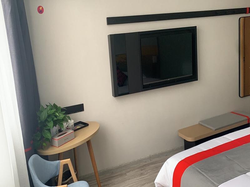Лоян: Jun Hotel Henan Luoyang Xin'an County Vocational Education Center