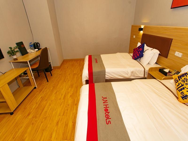 Гуангхан: Jun Hotel Sichuan Guang'an Qianfeng District Railway Station
